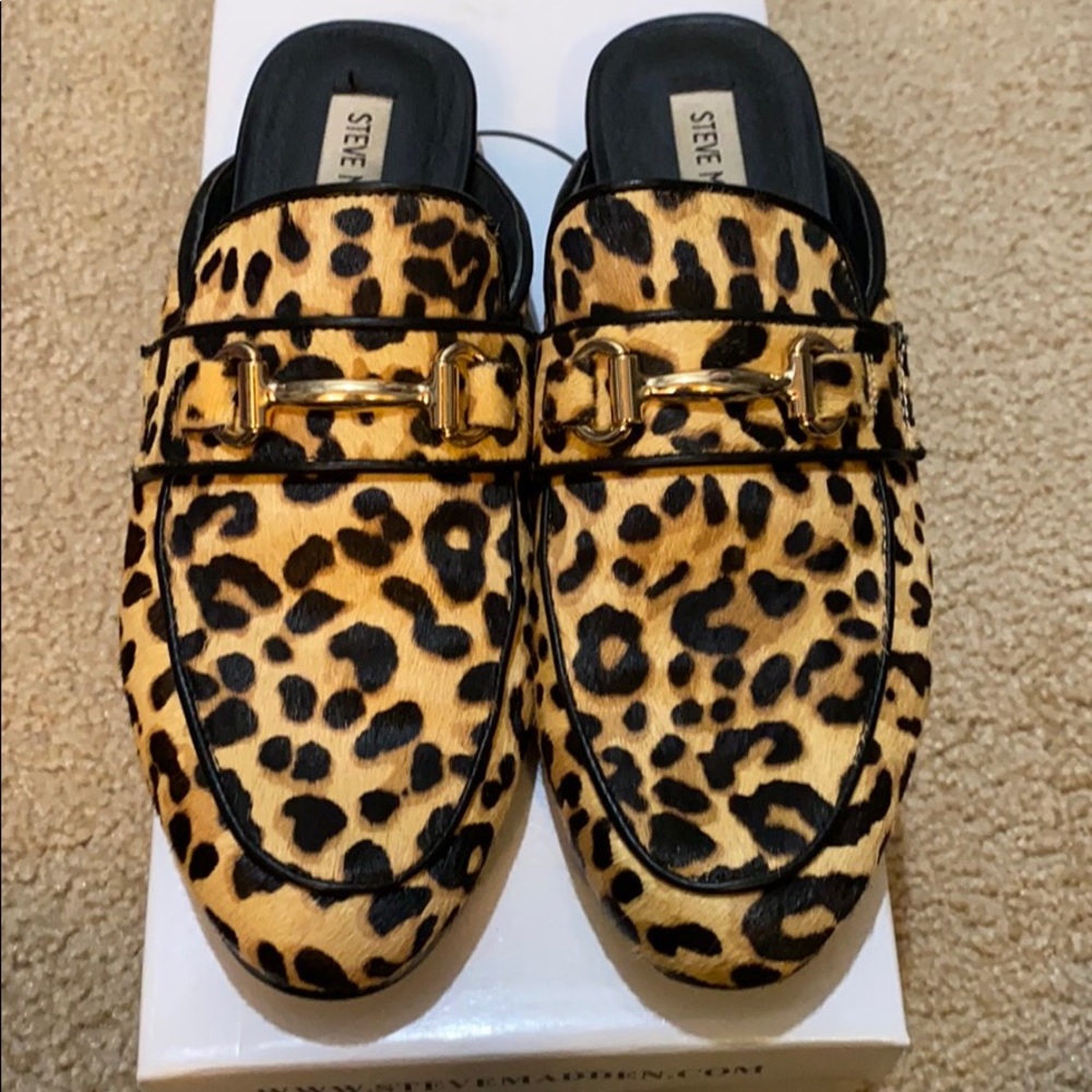 Steve Madden size 8 Leopard Mule.